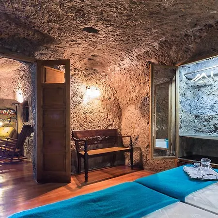 Casa Cueva Margaritas * Артенара